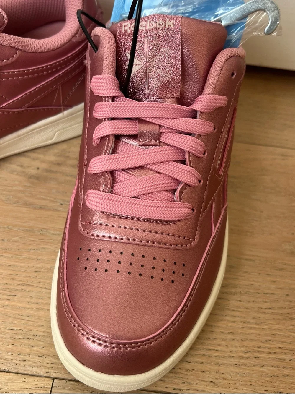Reebok Heely's Club C Metallic Pink Rose Gold Sneakers - Women’s/Girl’s Size 4